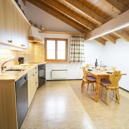 Chasa Sur Chafarrer Apartment Guarda