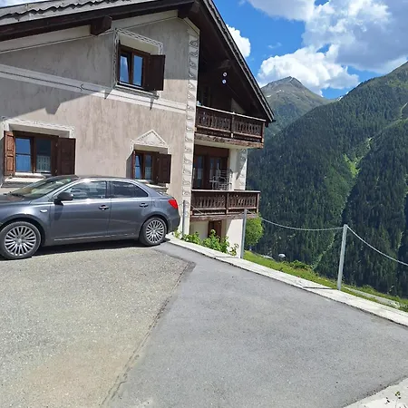Chasa Sur Chafarrer Apartment *
